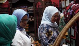 Fery Farhati dan Rustini Murtadho Wisata Wastra di Pulau Madura - JPNN.com