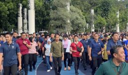 Jokowi Berolahraga Pagi dan Menyapa Masyarakat di Gasibu Bandung - JPNN.com