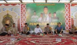 Roadshow ke Ponpes dan Kiai, Kapolres Inhu Minta Doa untuk Pemilu Damai dan Aman - JPNN.com