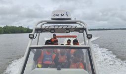 Sempat Dilaporkan Hilang, Perahu Motor Berpenumpang 3 Orang Ditemukan Nelayan di Wamal - JPNN.com