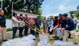 KPU Bogor Musnahkan Ribuan Surat Suara Pemilu 2024 - JPNN.com