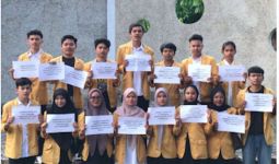 Mahasiswa UMMY Solok Mengedukasi Anak Muda Ikut Pemilu 2024 - JPNN.com