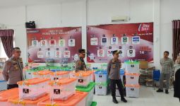 Kapolres Kampar Awasi Langsung Pendistribusian Logistik Pemilu di KPU - JPNN.com