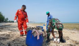 Peduli Kesehatan & Lingkungan, Pertamina Gelar Coastal Clean Up di Tuban - JPNN.com