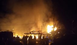 Kebakaran di Bulungan, 5 Unit Rumah Ludes Terbakar, Satu Orang Meninggal Dunia - JPNN.com