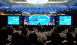 Hadiri Kongres XXIII PGRI, Jokowi Didampingi Menag & Mendag, Mas Nadiem ke Mana? - JPNN.com