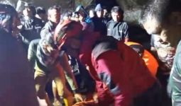 Wisawatan Tenggelam di Curug Cimedang Tasikmalaya Ditemukan Sudah Meninggal Dunia - JPNN.com