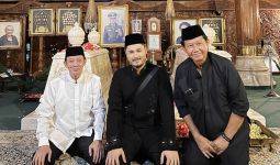 Menjelang Ramadan, Panji Adhikumoro Ziarah ke Makam Soeharto - JPNN.com