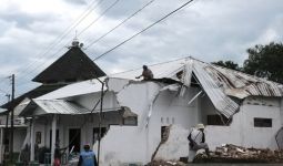 8 Rumah Rusak Diterjang Angin Kencang di Kabupaten Temanggung - JPNN.com