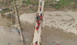 Tim SAR Temukan 1 Korban Banjir di Pesisir Selatan - JPNN.com