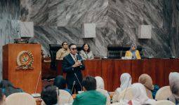 Ahmad Sahroni Memotivasi Ratusan Mahasiswa Peserta Kampus Merdeka - JPNN.com