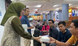 Selama Ramadan, Bandara SMB II Palembang Bagikan Takjil Gratis ke Penumpang - JPNN.com