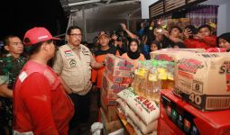 Pj Gubernur Jateng Tinjau Banjir Pekalongan, Serahkan Bantuan Rp 160 Juta - JPNN.com