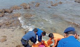 Mayat Perempuan Tanpa Identitas Ditemukan di Pantai Kelapa Doyong Lampung Selatan - JPNN.com