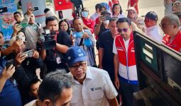 Tegas, Pertamina & Kemendag Segel 3 Dispenser SPBU di Karawang - JPNN.com