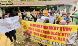 Tolak Pengungsi Etnis Rohingya, Warga Aceh Barat Gelar Demo - JPNN.com