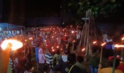 Ribuan Umat Kristiani di Jayapura Gelar Pawai Obor Paskah - JPNN.com