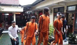 Saling Menantang, Dua Kelompok Pemuda Bacok-bacokan, Satu Orang Kritis - JPNN.com
