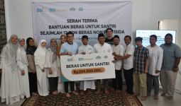BSI Maslahat Salurkan 12 Ton Beras untuk 70 Ponpes, Rezeki Santri Yatim & Duafa  - JPNN.com
