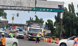 Mengurai Kemacetan Menuju Pelabuhan Merak, Polisi Terapkan Delay System - JPNN.com