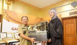 Megawati Hangestri Mudik ke Jember, Disambut Bupati Hendy Siswanto - JPNN.com