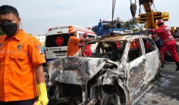 Kecelakaan di Jalur Mematikan KM 58, Pakar Ungkap Pemicu Mobil Terbakar - JPNN.com