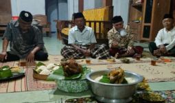 Suku Jawa di Kalimantan Lestarikan Budaya Sambut Idulfitri - JPNN.com
