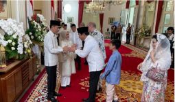 Seusai Salat Idulfitri, Presiden Jokowi Sambut Para Tamu Peserta Open House di Istana - JPNN.com
