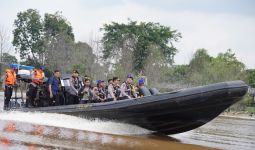 Layani Masyarakat, Jenderal Bintang Dua Ini Ikut Jaga Langsung Perairan Riau Saat Arus Balik - JPNN.com