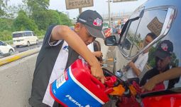 Motorist Pertamina Gercep Kirim BBM ke Kendaraan yang Kehabisan Bensin di Tol, Lihat Tuh - JPNN.com
