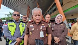 Lama jadi DPO, Tersangka Korupsi Pembangunan Pasar Rakyat Diciduk Kejati Papua Barat - JPNN.com