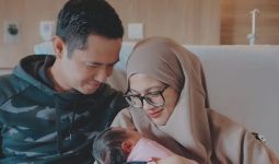 Alyssa Soebandono Melahirkan Anak Ketiga, Dude Harlino Menangis - JPNN.com
