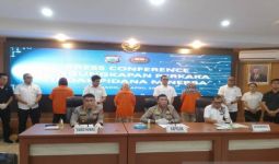 10 Kg Emas Batangan Ilegal di Manado Rencananya Dibawa Pelaku ke Surabaya - JPNN.com
