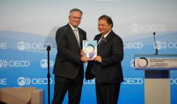 Menko Airlangga Resmi Terima Peta Jalan Aksesi Keanggotaan OECD Indonesia - JPNN.com