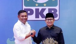 Serius Maju Pilkada Seram Bagian Timur, Tokoh Muda Ini Hadiri Acara Taaruf Bacakada PKB - JPNN.com