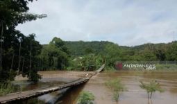 BPBD: 4 Jembatan Gantung di OKU Putus Diterjang Banjir - JPNN.com