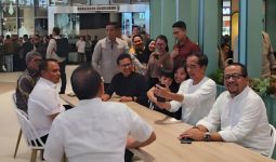 Seperti Itu Gaya M Qodari Menemani Jokowi Kunjungan Kerja - JPNN.com