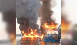 Tugboat Terbakar di Barsel, 3 ABK Luka Bakar, 2 Orang Dinyatakan Hilang - JPNN.com