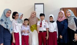 Lihat Nih, Ria Ricis Bawa Bantuan Khusus untuk Para Siswa SLB-A  - JPNN.com