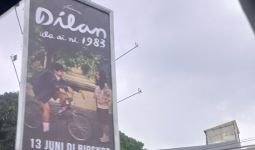 40 Billboard Poster Dilan 1983: Wo Ai Ni Terpampang di Bandung, Adhiyat: Senang Banget - JPNN.com