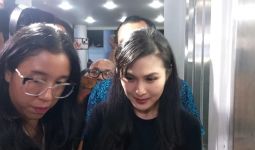 Kembali Diperiksa Terkait Kasus Suami, Sandra Dewi: Doain Saja - JPNN.com