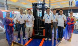 Traktor Nusantara Usung Inovasi Keberlanjutan di Forklift Exhibition 2024 - JPNN.com