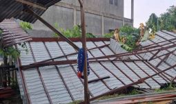 4 Rumah di Aceh Timur Rusak Diterjang Puting Beliung - JPNN.com