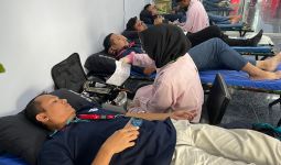 Puluhan Karyawan UNIFAM Antusias Ikuti Donor Darah - JPNN.com