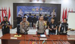 Hendak Tawuran, 15 Anggota Geng Motor di Serang Ditangkap Polisi, Lihat Barang Buktinya - JPNN.com