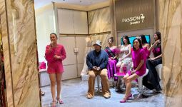 Finalis Miss Mega Bintang Indonesia Ikuti Diamond Edutainment di Passion Jewelry - JPNN.com