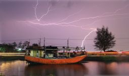Cuaca Hari Ini, BMKG Memprakirakan Hujan Mengguyur Mayoritas Kota Besar Indonesia - JPNN.com