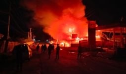 KKB Bakar 12 Kios di Paniai, Proses Evakuasi Warga Diwarnai Kontak Senjata - JPNN.com