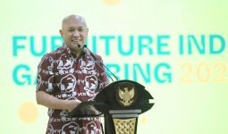 Dukung IFFINA 2024, Menteri Teten Tekankan Pentingnya Peningkatan Kualitas Industri Furnitur - JPNN.com