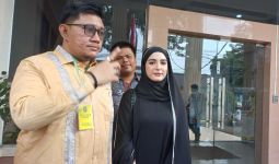 Kabar Terbaru Proses Cerai Yasmine Ow dan Aditya Zoni, Gugatan Dibatalkan - JPNN.com